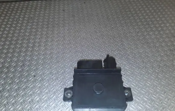 BMW 1 E81 E87 Glow plug pre-heat relay 0522120701