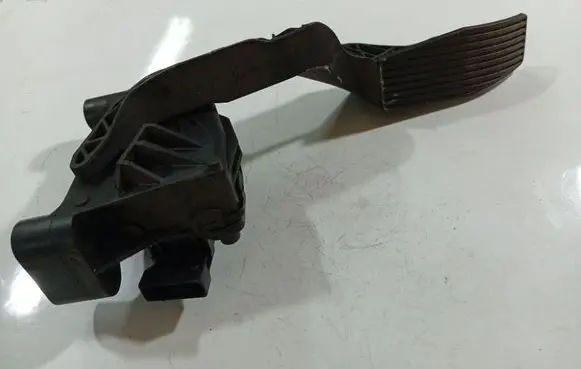 Opel Zafira B Accelerator throttle pedal 6PV00811400
