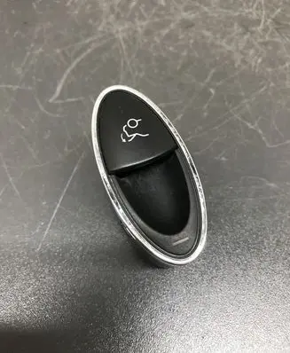 Mercedes-Benz E W210 Tailgate opening switch A2118211151