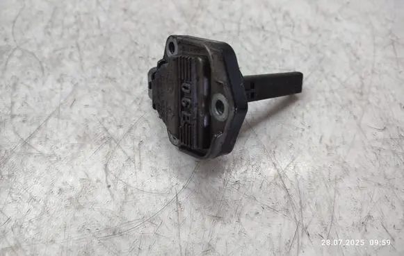 Volkswagen Touareg I Oil level sensor 06e907660