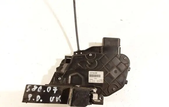 Volvo S80 Front door lock 30784486