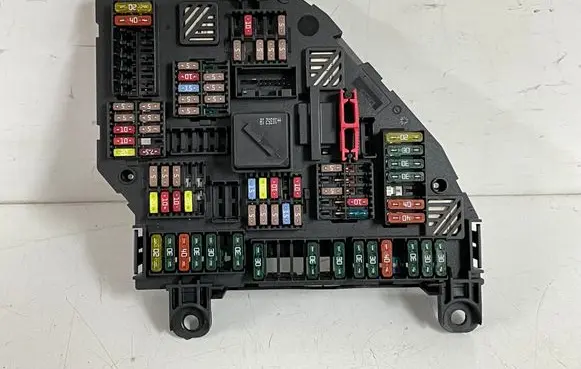 BMW 5 F10 F11 Fuse module 9234423