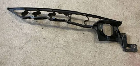 BMW X6 E71 Fender mounting bracket 7157990