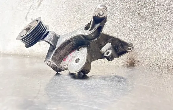 Saab 9-3 Ver1 Generator/alternator bracket 4904421