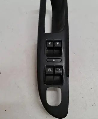 Volkswagen PASSAT B6 Electric window control switch 3C1867171B