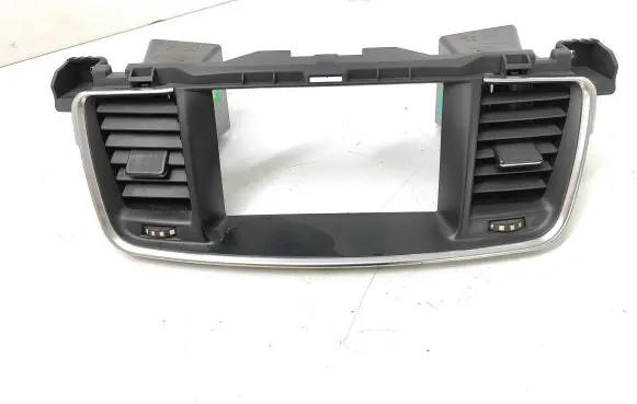 Peugeot 508 RXH Dash center air vent grill 9686446277