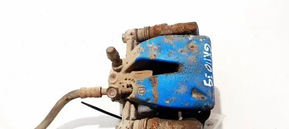 Toyota Avensis T250 Rear brake caliper y01339