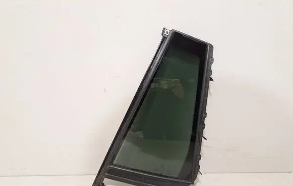 BMW X3M F97 Rear vent window glass 7410055