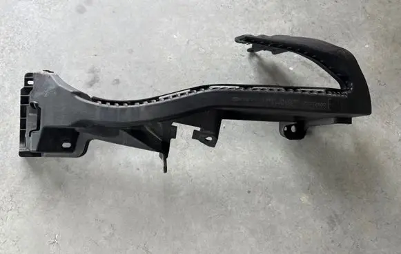 Toyota GT 86 Headlight/headlamp mounting bracket 57707CA000