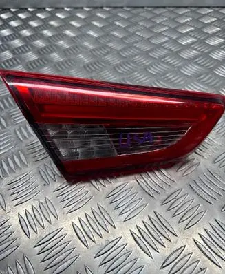 Maserati Ghibli Tailgate rear/tail lights 06700046820 03553000 B03J