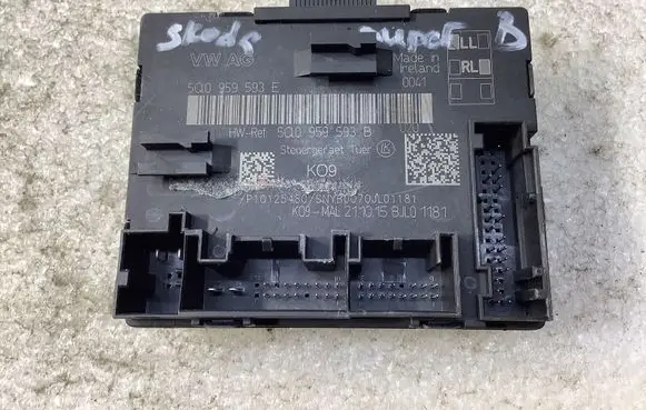 Skoda Superb B8 (3V) Door control unit/module 5Q0959593B 5Q0959593E