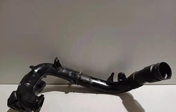 Volvo XC90 Intake resonator 31370120