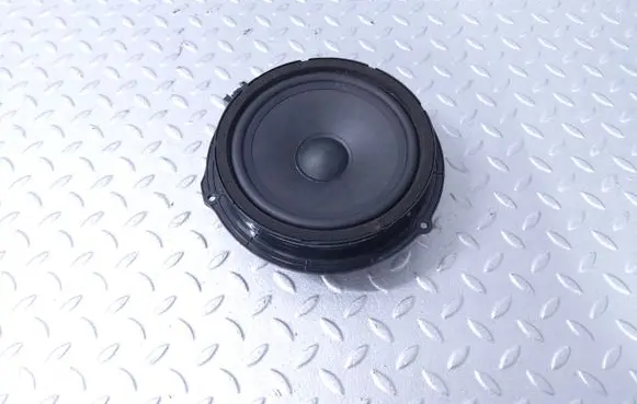 Land Rover Defender Rear door speaker JJ3218808BA LR096616