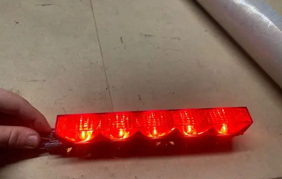 Third/center stoplight