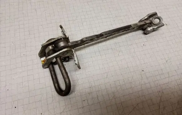 Opel Astra G Front door check strap stopper