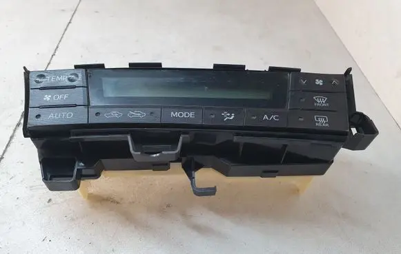 Toyota Prius (XW30) Climate control unit 75D726