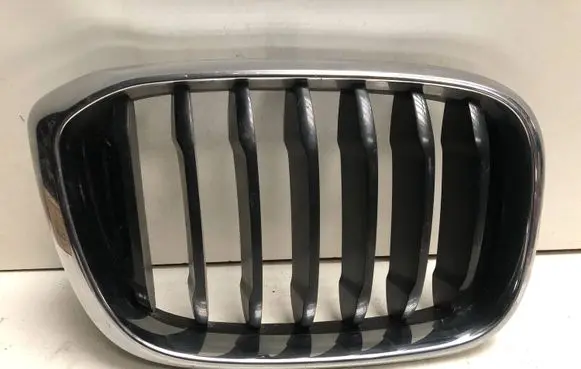 BMW X3 G01 Front bumper upper radiator grill 8091725