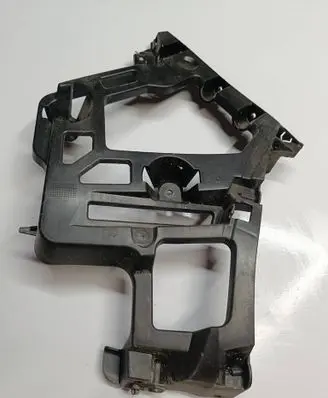 Rear bumper mounting bracket
