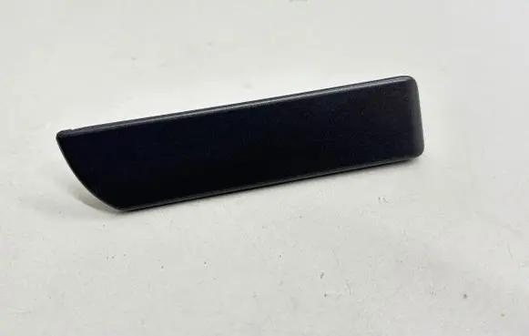 Dashboard glove box trim