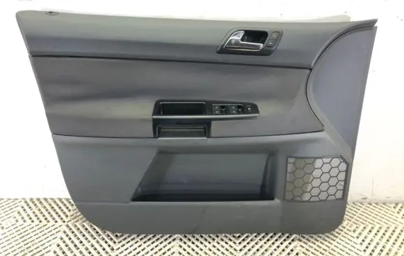 Volkswagen Polo IV 9N3 Front door card panel trim