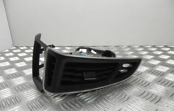 Ford Focus Rear air vent grill BM51A018B09CG3JA6 T4310