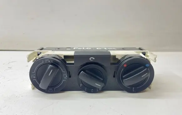 Volkswagen Polo IV 9N3 Climate control unit 6Q0819445