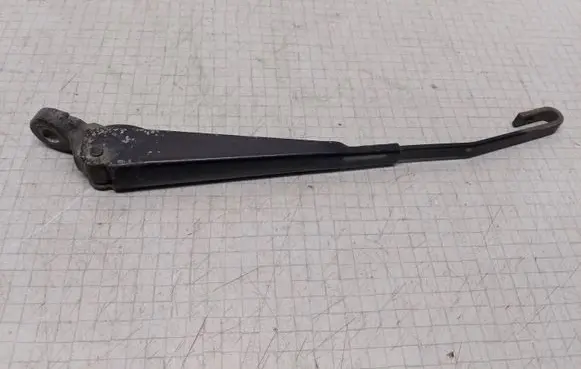 Mercedes-Benz E W210 Rear wiper blade arm
