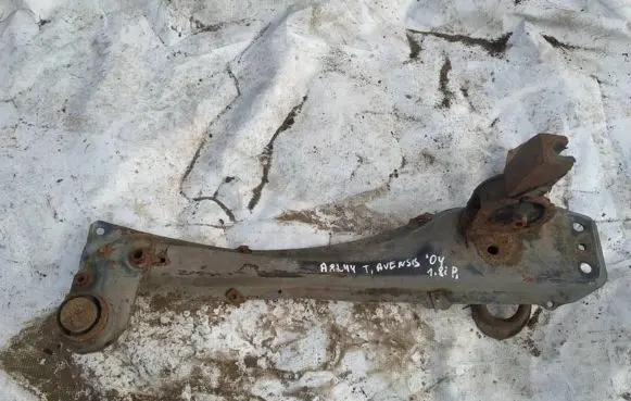 Toyota Avensis T250 Front subframe
