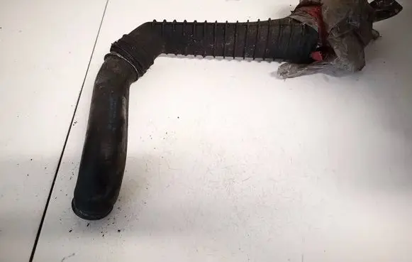 Volkswagen Touareg I Intercooler hose/pipe 1j0145828t