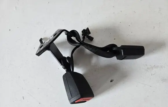 BMW M8 F93 Gran Coupe Rear seatbelt buckle 9484967