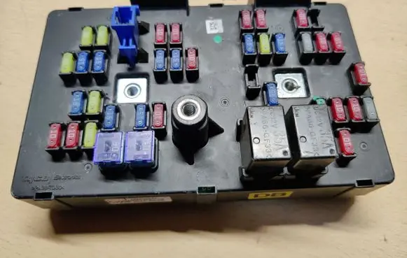 Opel Antara Fuse module AK62449 C105IP