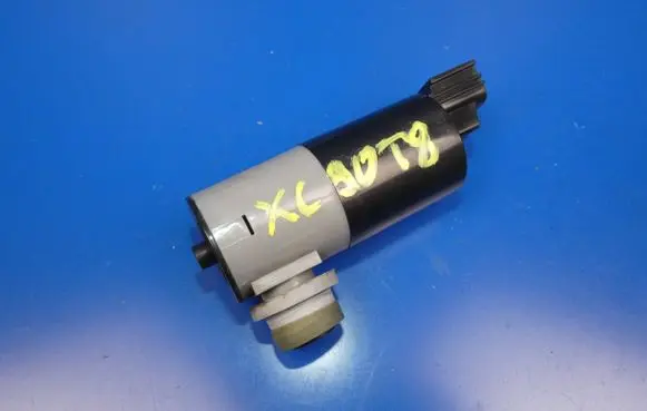 Volvo XC90 Windscreen/windshield washer pump 1019873001 151015B 913615