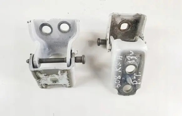 Rear door hinge set