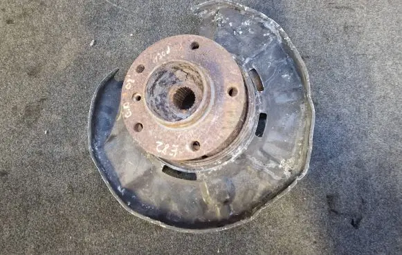 BMW 1 E82 E88 Rear wheel hub 6761580