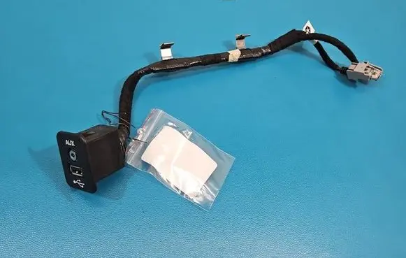 Fiat Freemont USB socket connector 68068293AC IMPRK1530154