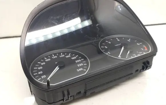 BMW 1 E81 E87 Speedometer (instrument cluster) 9166813 1024932 100247344