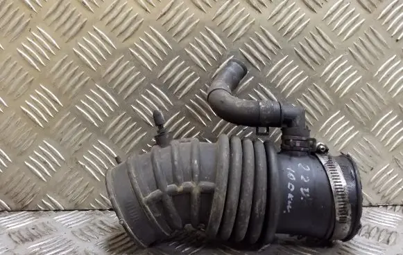 Nissan X-Trail T30 Intercooler hose/pipe