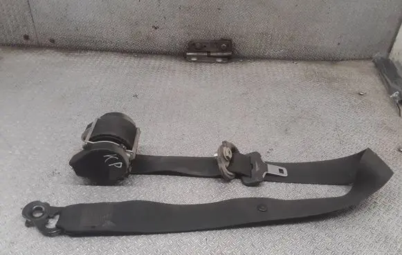 Nissan Primastar Front seatbelt 696515A