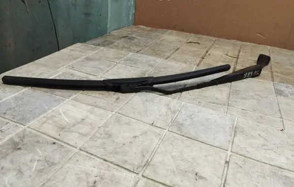 Hyundai Atos Prime Front wiper blade arm