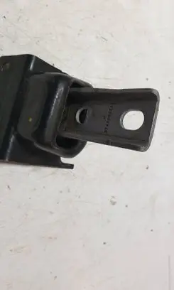 Engine mount bracket