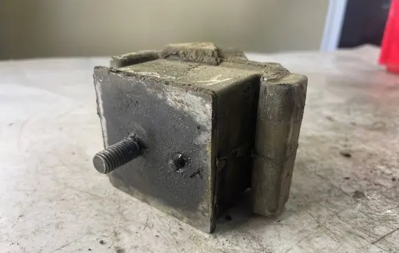 Land Rover Discovery Gearbox mount