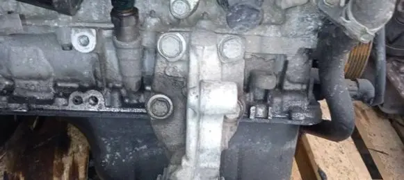 Peugeot 5008 Engine mounting bracket