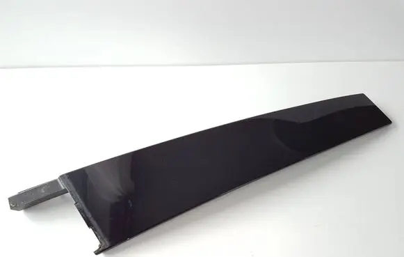 Front door glass trim molding