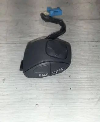 Steering wheel buttons/switches