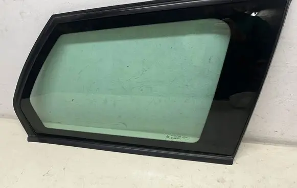 Citroen C4 Grand Picasso Front triangle window/glass 