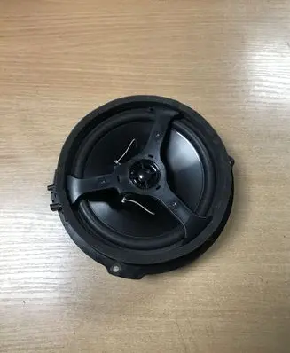 Ford Mustang VI Front door speaker FR3T18808DB