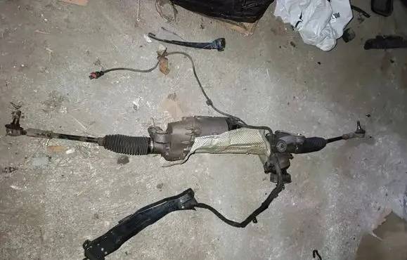 Volkswagen PASSAT B7 Steering rack 5N1909144K 3C1423105C