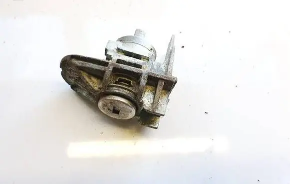 Ford Kuga I Front door lock (next to the handle) 3M51R21990AH