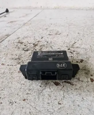 Volkswagen Golf V Gateway control module 1K0907530E 1K0907951