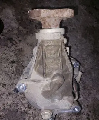 Nissan X-Trail T31 Gearbox transfer box case 